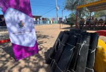 Entregan hule para techos a 600 familias ante temporada de lluvias